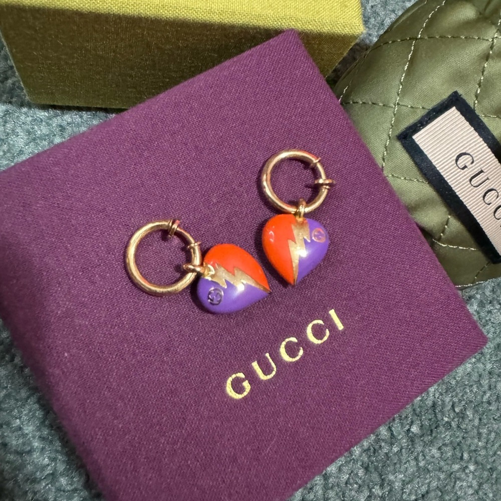 Gucci Interlocking G Heart Lightning Charm Earrings in Orange and Purple